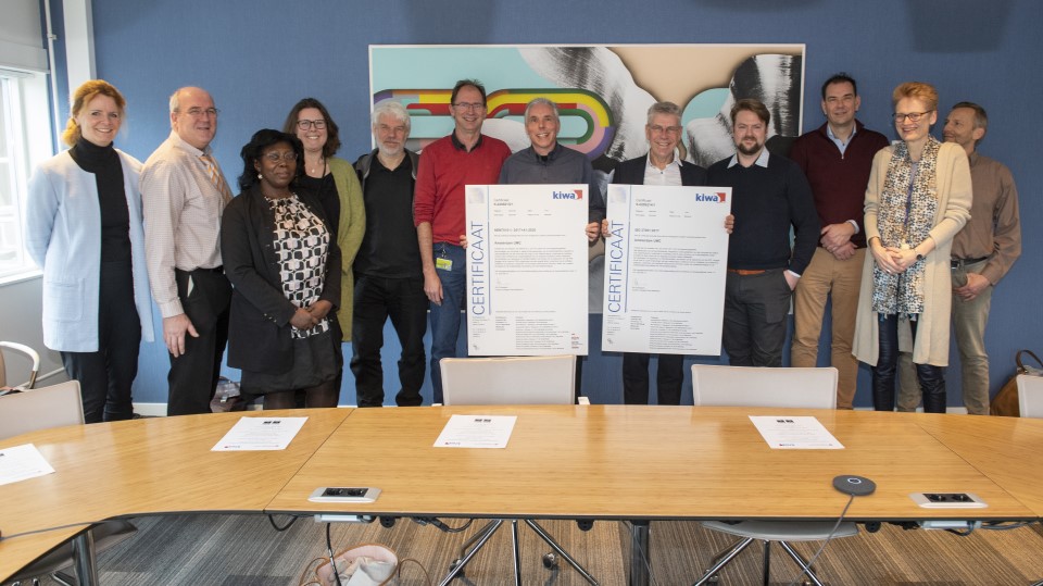 Kiwa client receiving their certificate