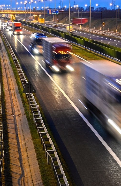 Kiirmaanteel autot sõitmas