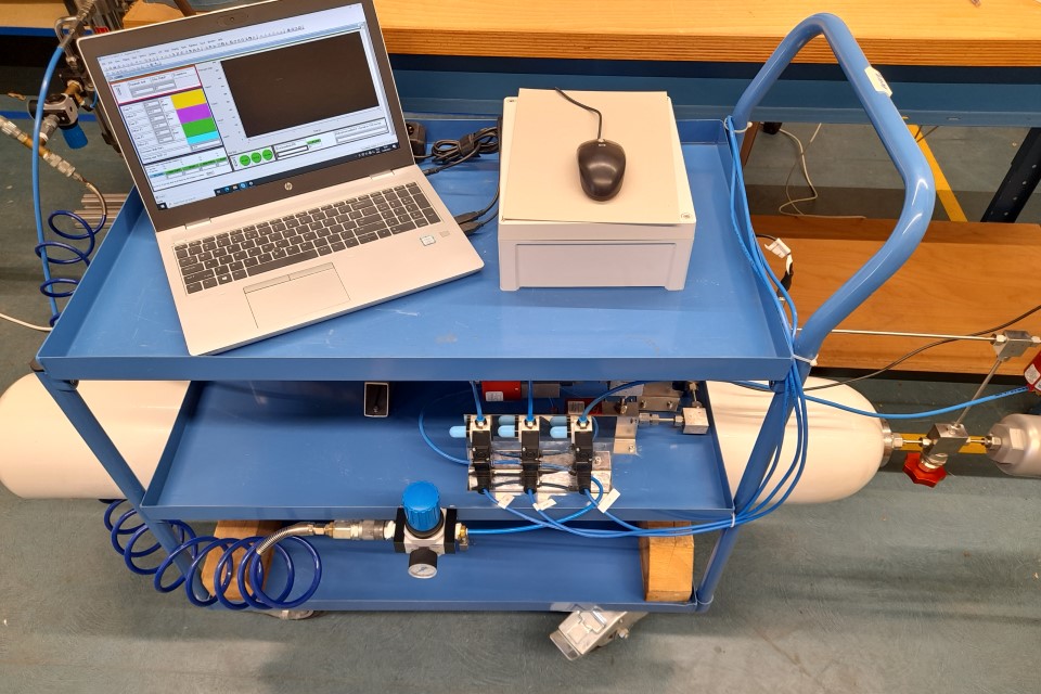 Hydrogen Embrittlement Testing according to ISO 11114-4 Method A – Disc Method