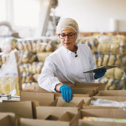 Seguridad alimentaria, personas trabaja