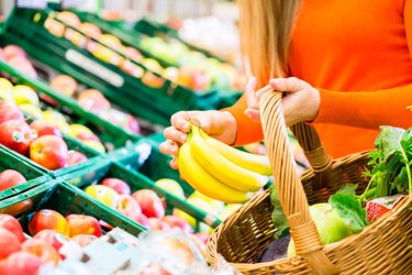 Woman-buying-food.jpg