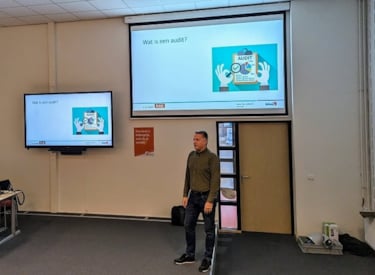 Bas Jansen geeft presentatie AVANS