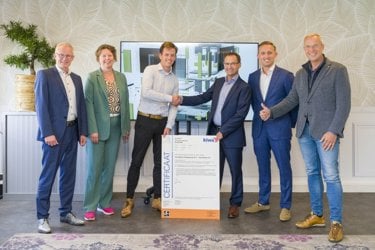 Certificaatuitreiking KOMO-certificaat aan Van Wijnen.jpg