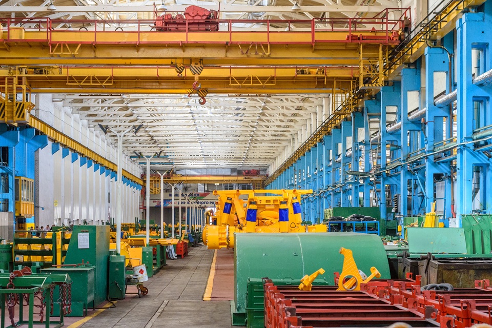 How can your Smart Energy Hub prepare for a future where hydrogen plays a central role in the energy transition? As hydrogen gains traction in industrial processes, hubs in the Netherlands face a unique challenge: how can clusters of businesses collectively ensure a smart and sustainable energy supply without individual companies struggling with grid congestion or high costs? Let’s explore some critical questions that can help your hub make strategic choices.