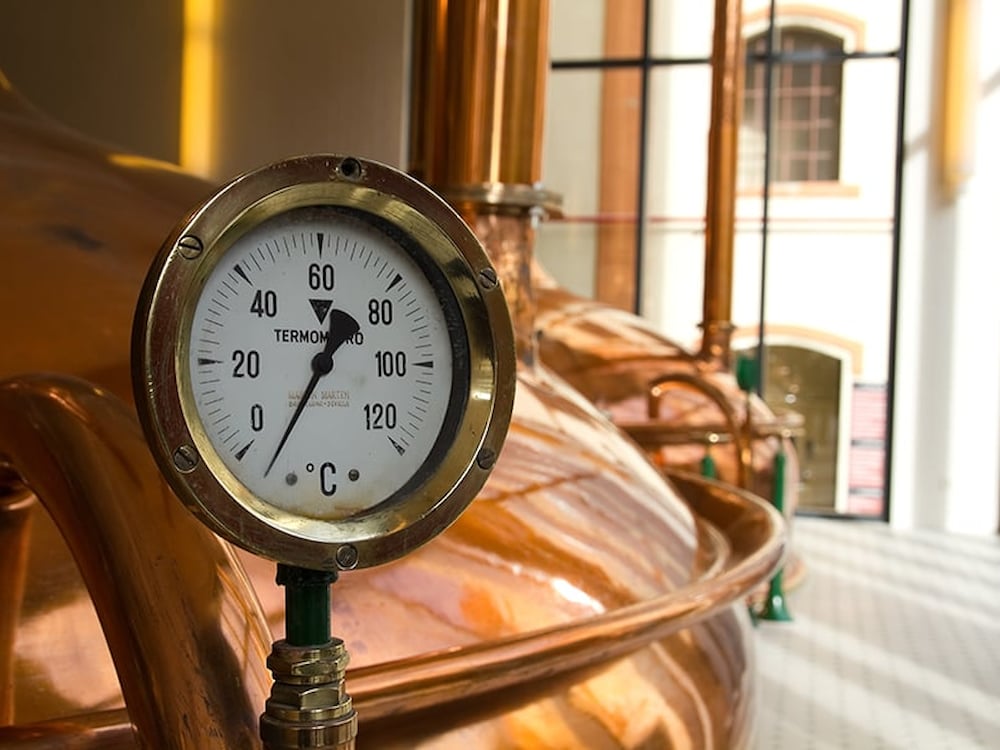 Pressure gauge at tanks