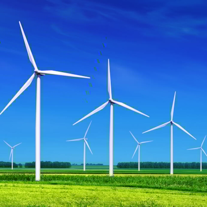 Windmolenveld met blauwe lucht