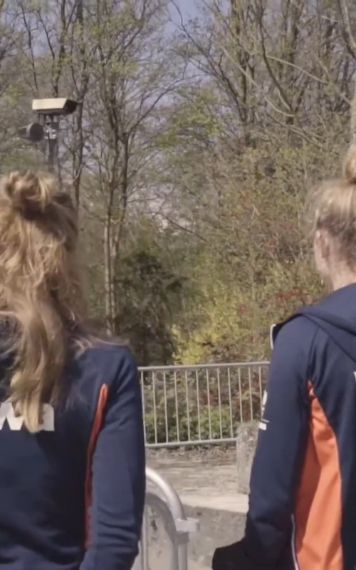 Nederlandse roei vrouwen vier-zonder op bezoek