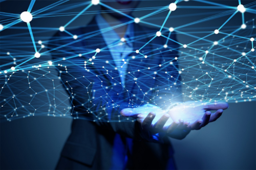 女生手捧无线节点